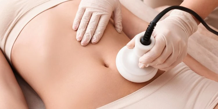 Θεραπεία cavitation με κεφαλή υπερήχων στην κοιλιά για τοπικό λίπος